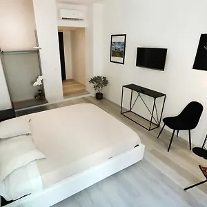 https://bb-boutique-four-rooms-bari.barihotels.org